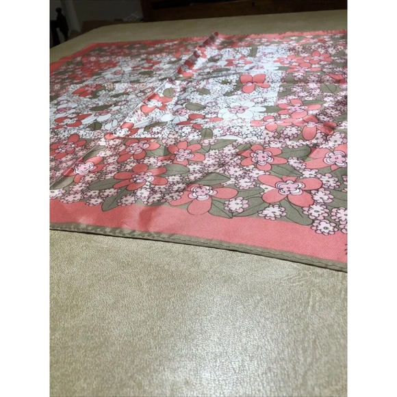 Vintage 1960s 100% Polyester Coral Floral Vena Scarf 22” - Picture 4 of 7